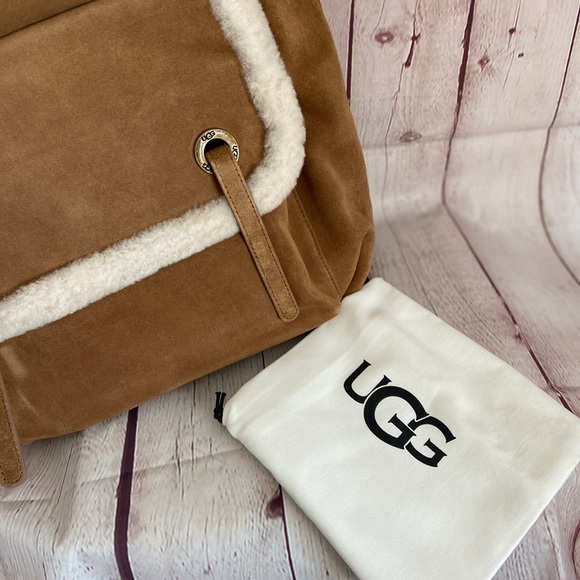 ✨✨ Host Pick ✨✨UGG® Heritage Hobo - Picture 12 of 14
